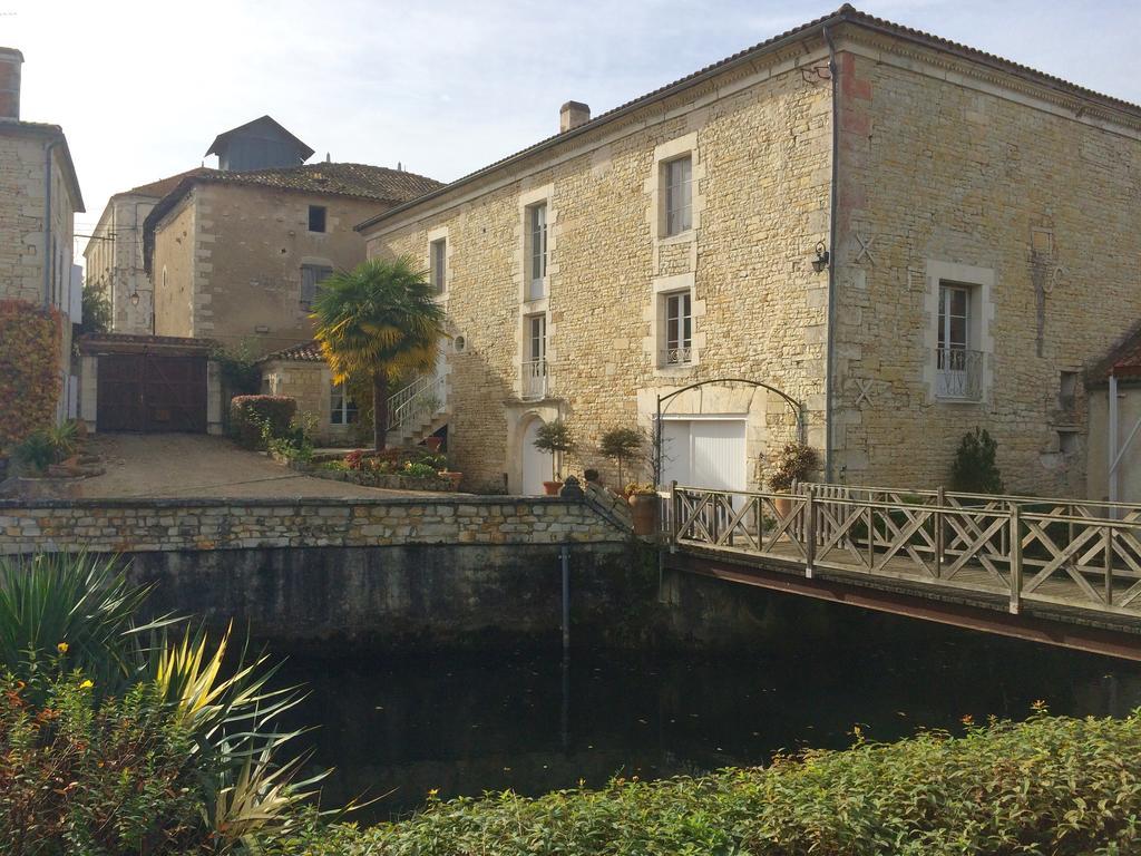 Le Moulin De Mansle Villa Bagian luar foto